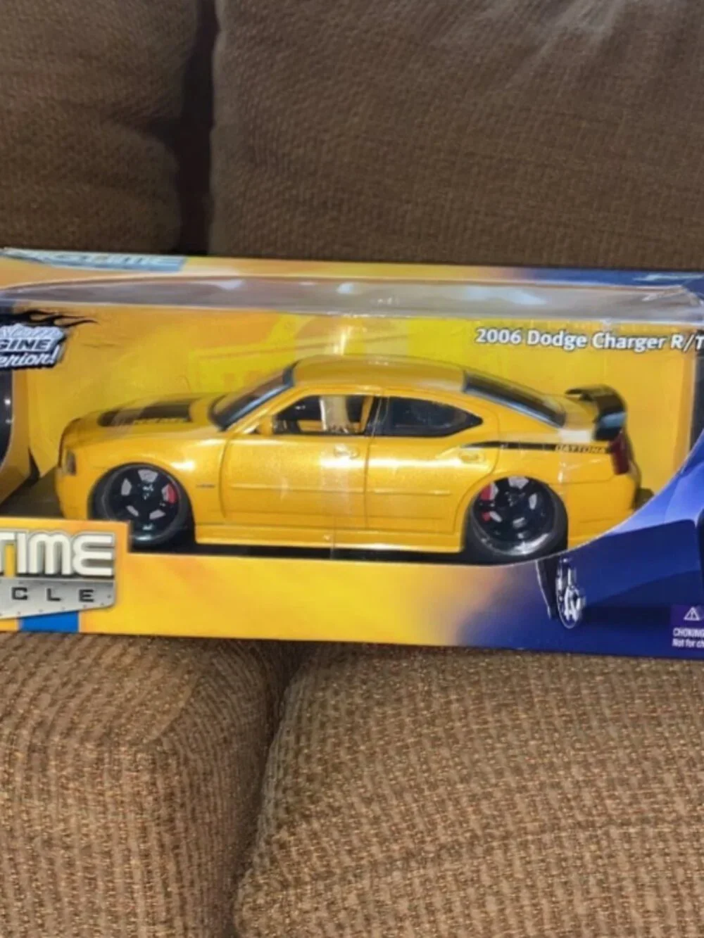 1:18 2006 DODGE CHARGER R/T
